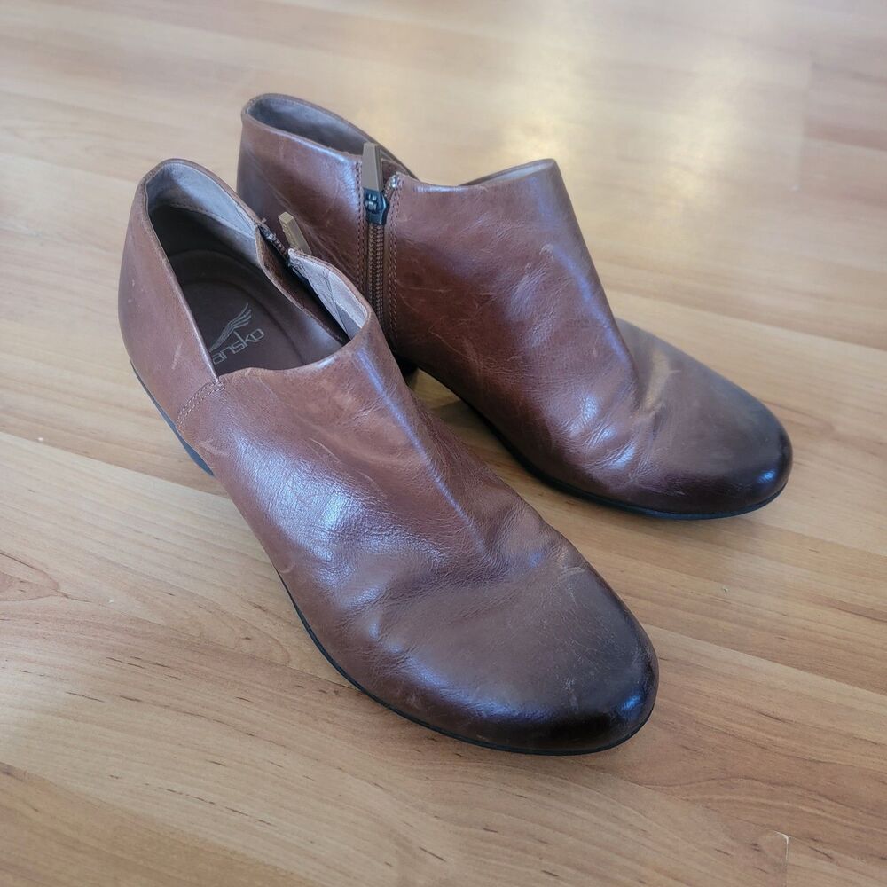 Dansko Raina Brown Round Toe Ankle Boot Size 39